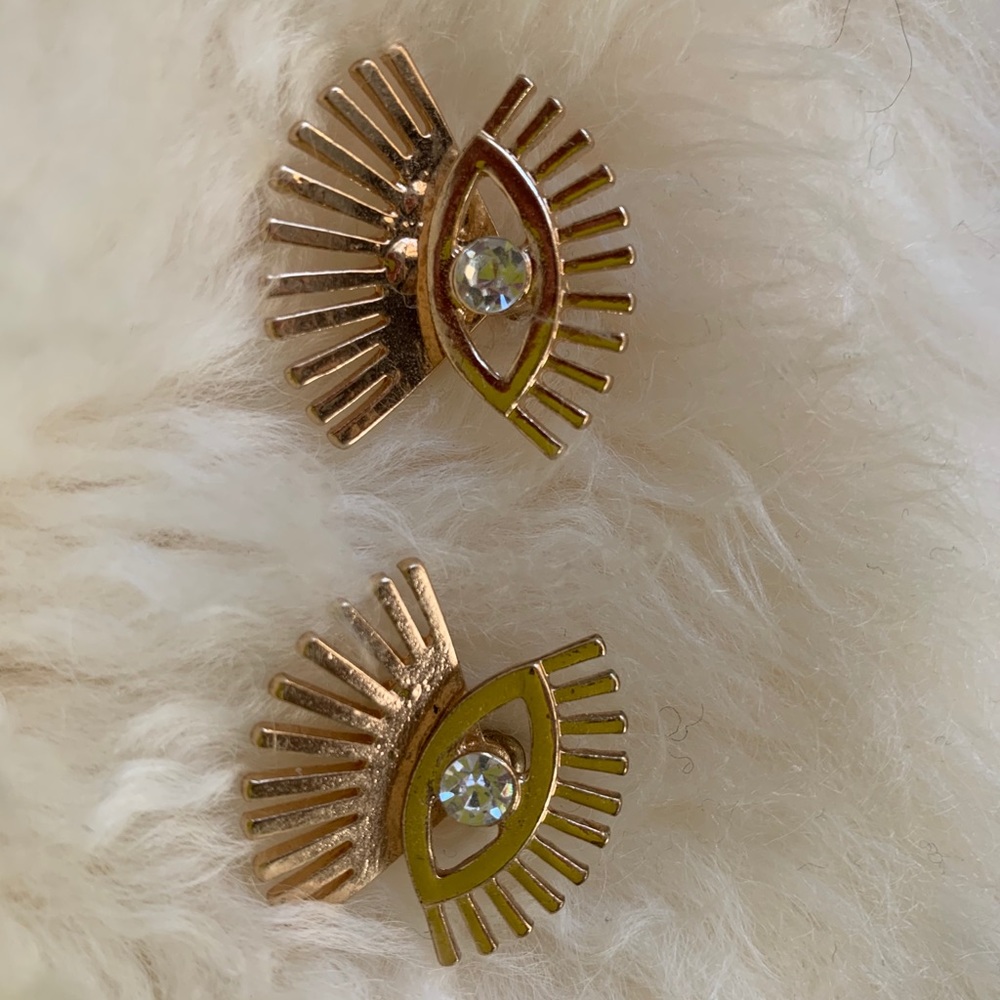 Magic eye earrings with jackets